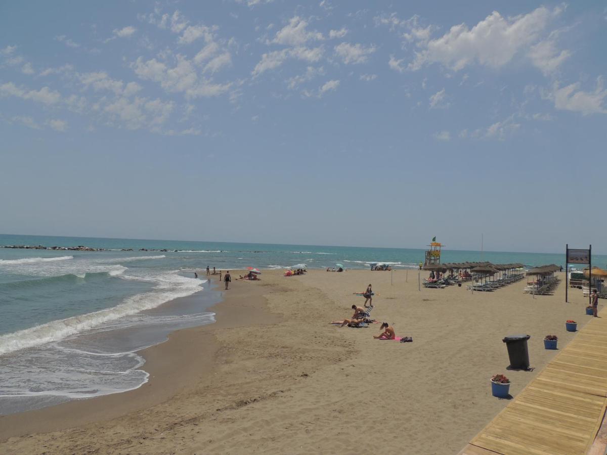Апартаменти Las Gaviotas Beach - Playa - Sea Front - Frente Al Mar Бенальмадена Екстер'єр фото